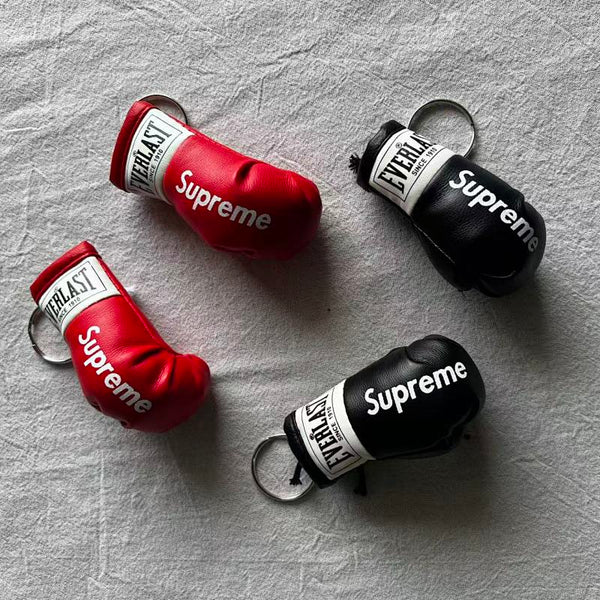 Supreme x Everlast Boxing Glove Keychain - Red/Black