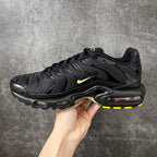 Nike Air Max Plus TN - Black/Volt