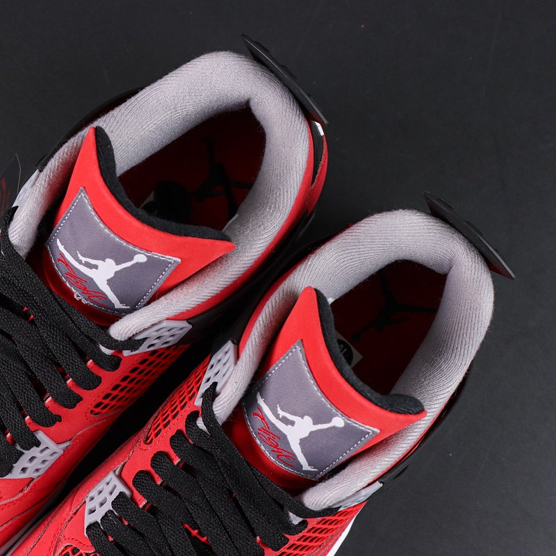 Air Jordan 4 Retro - Toro Bravo