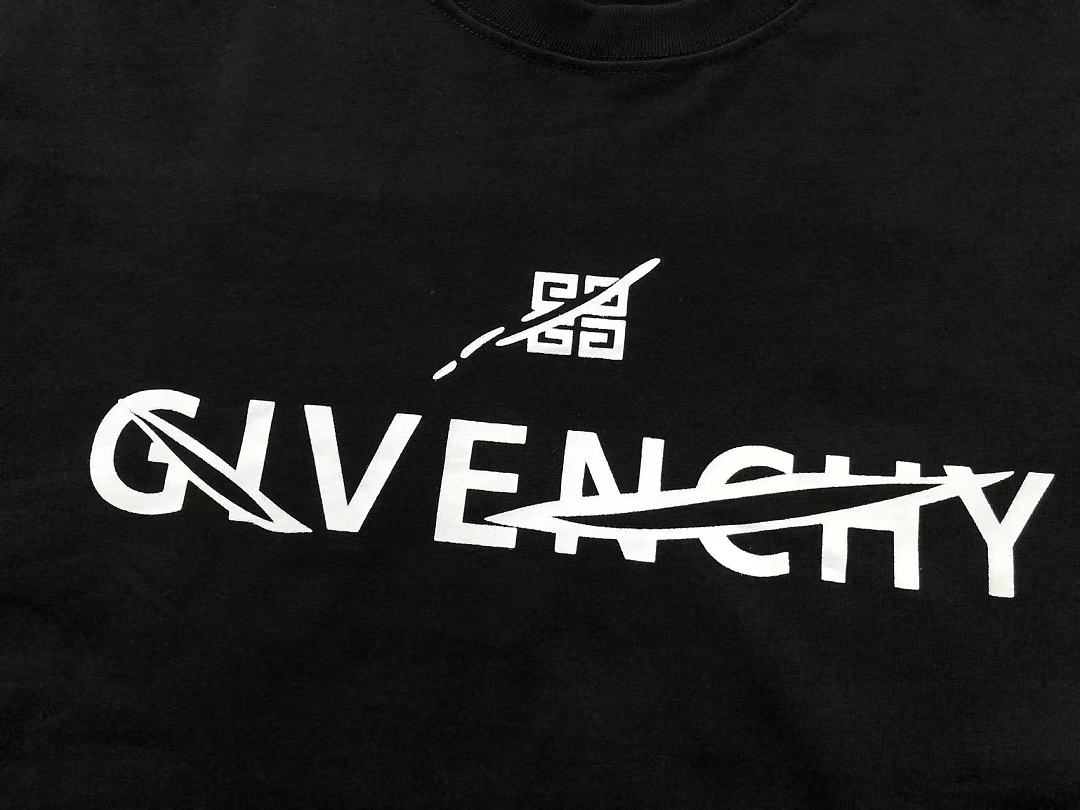 Black White Cross Logo Givenchy T-Shirt