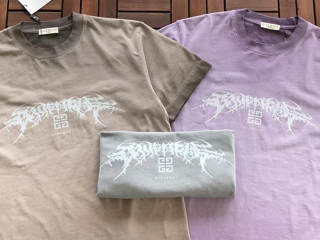 Script Logo Givenchy T-Shirt