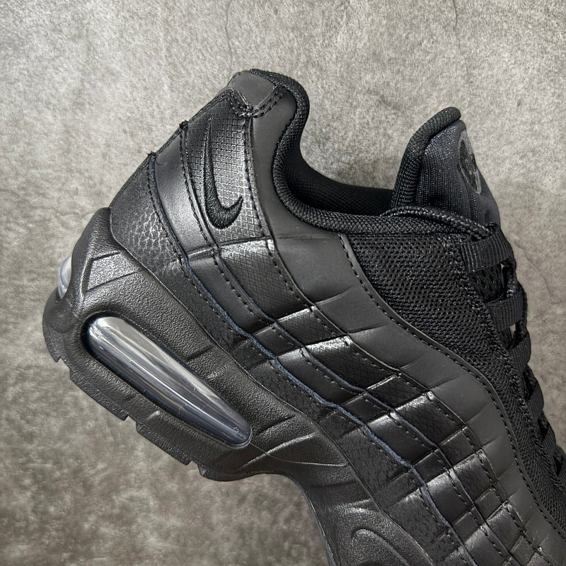 Nike Air Max 95 - Triple Black