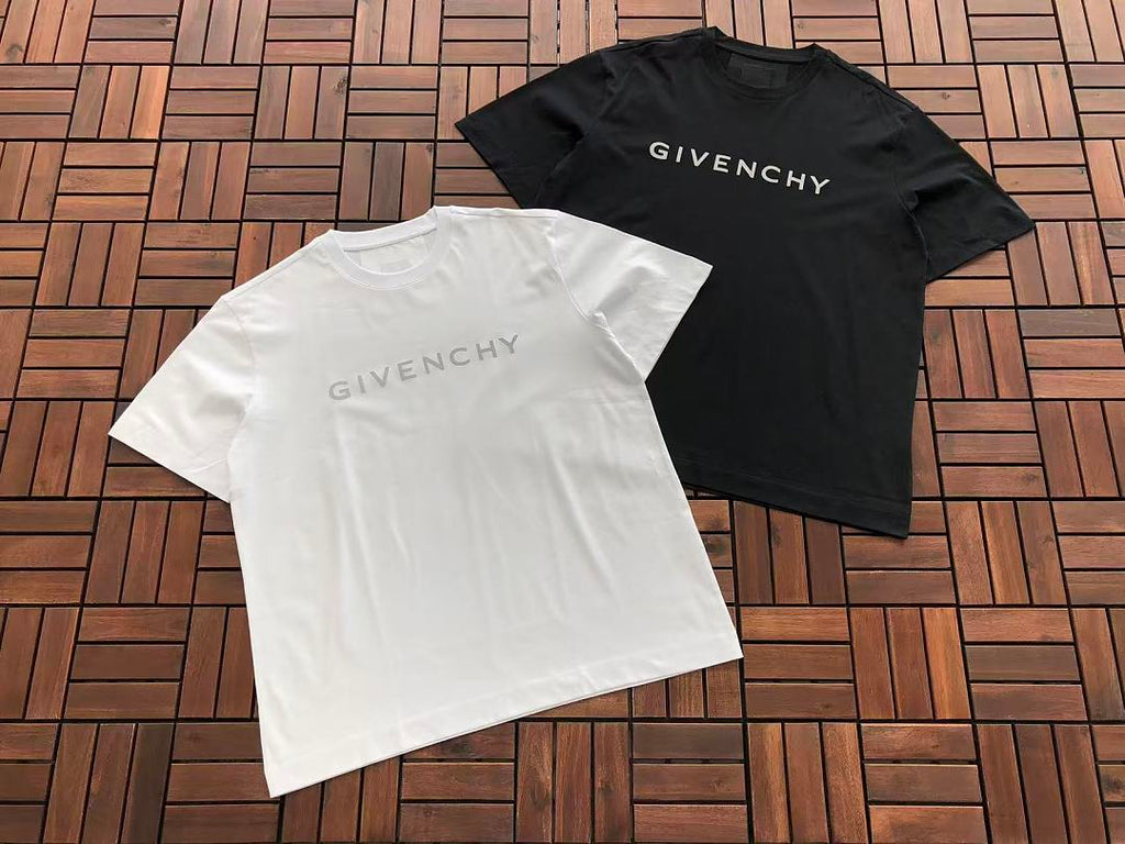 Classic Logo Givenchy T-Shirt