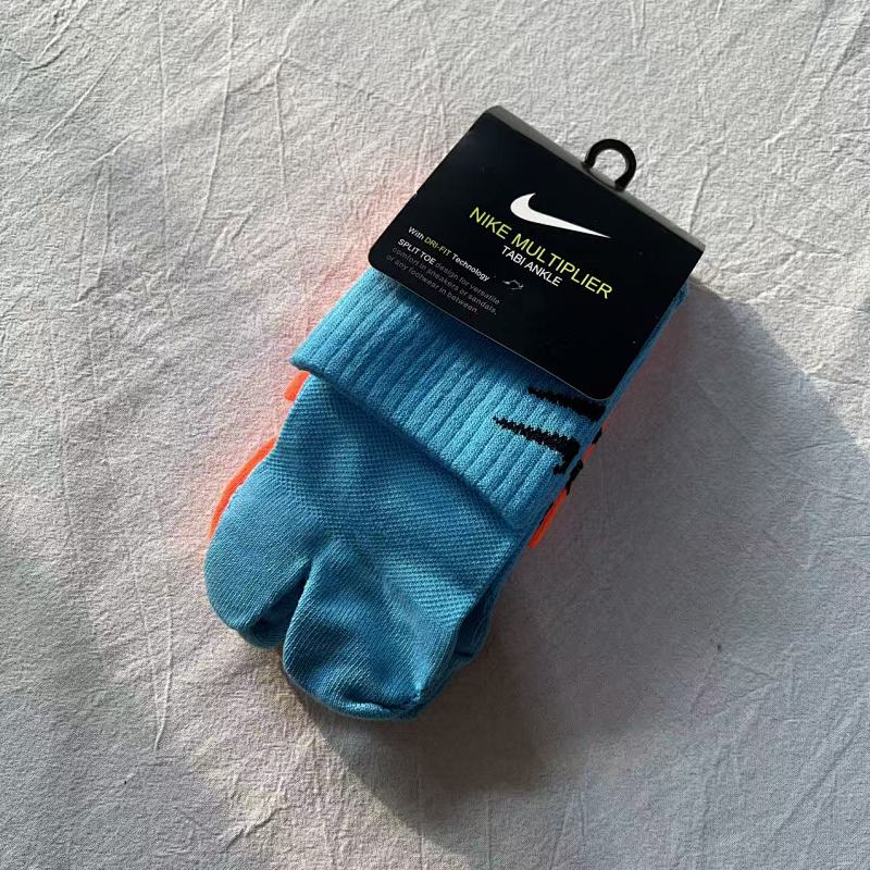 Nike Multiplier Tabi Split-Toe Ankle Socks with Dri-FIT Technology