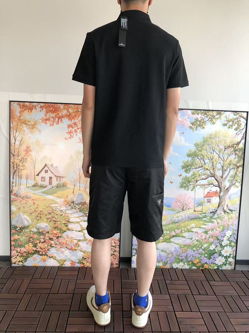 Black White Small Back Logo Stone Island T-Shirt