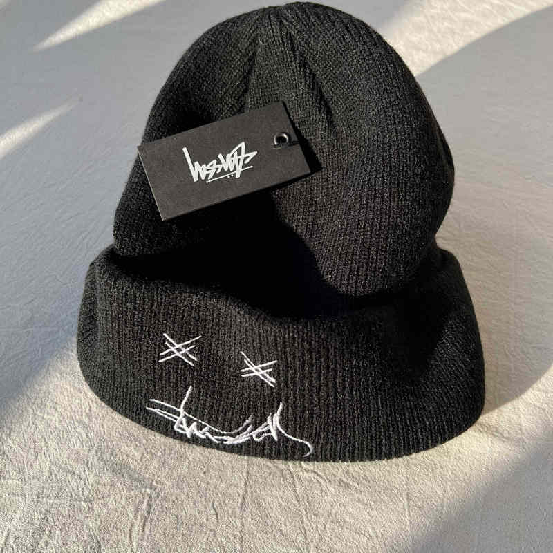 Premium Hat - Black/White