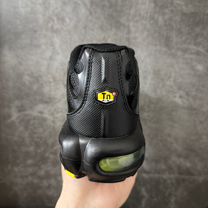 Nike Air Max Plus TN - Black/Volt
