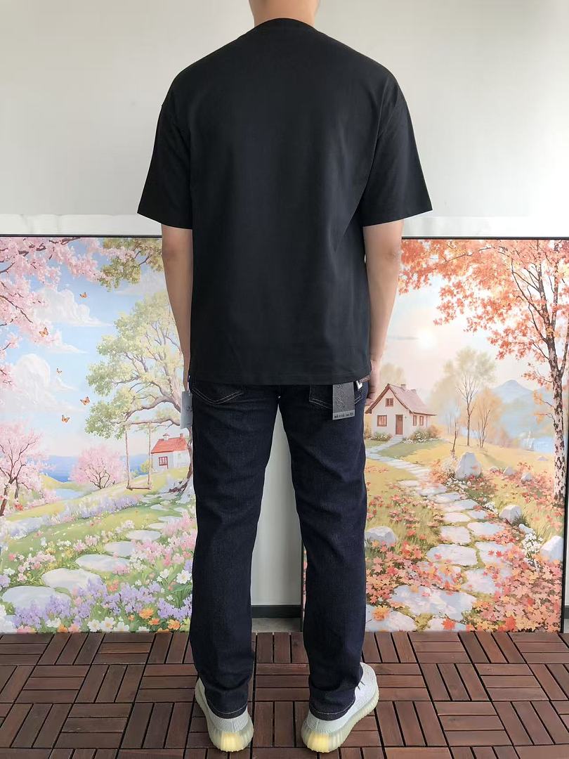 Black White Small Logo Off-White T-Shirt