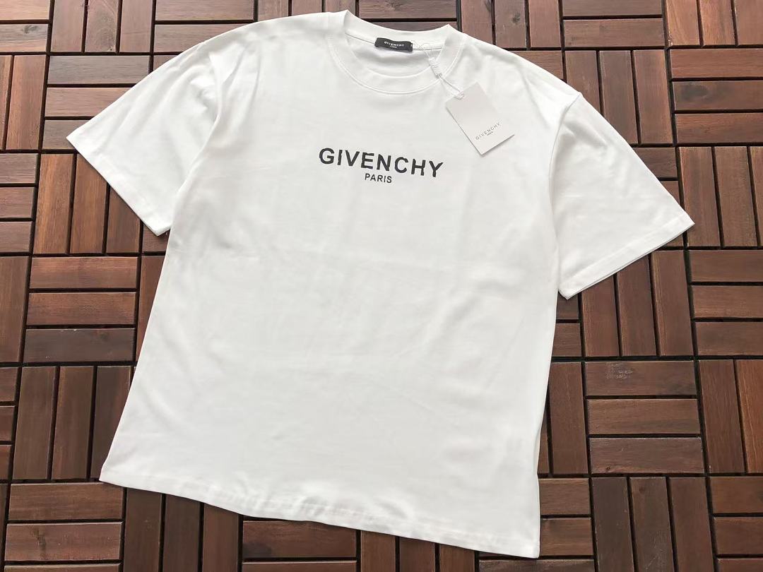 Small Center Logo Givenchy T-Shirt
