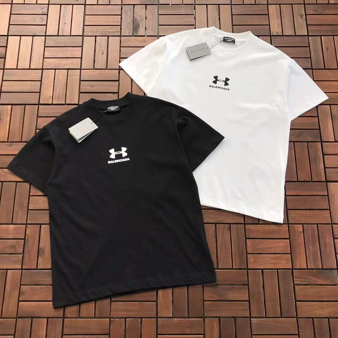 Small Logo Stussy T-Shirt