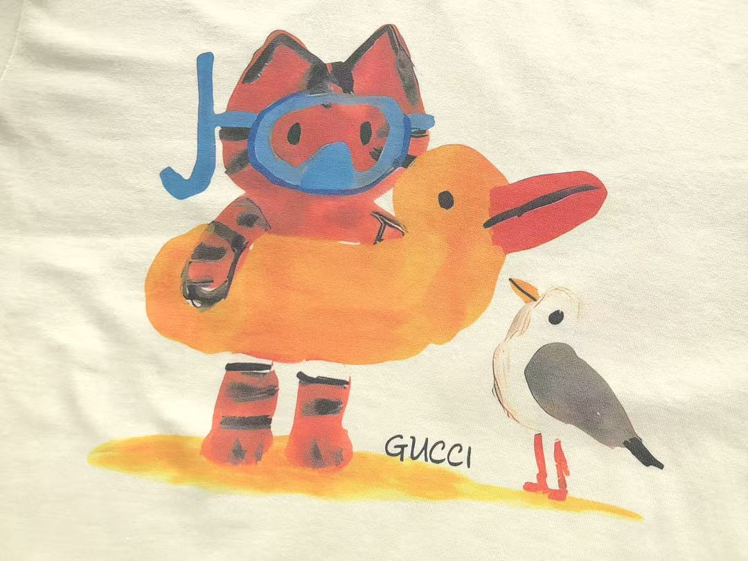 Black White Red Logo Gucci T-Shirt