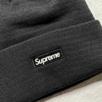 Supreme x New Era Beanies - White/Black
