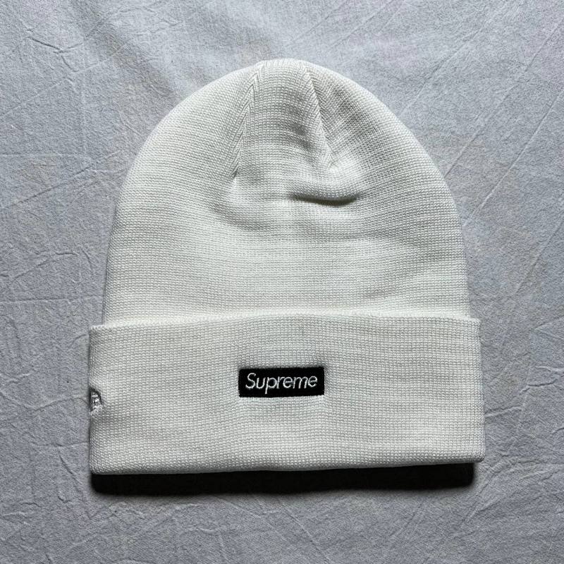 Supreme x New Era Beanies - White/Black