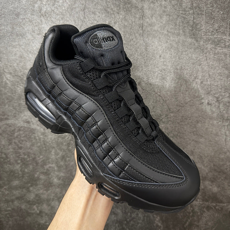 Nike Air Max 95 - Triple Black