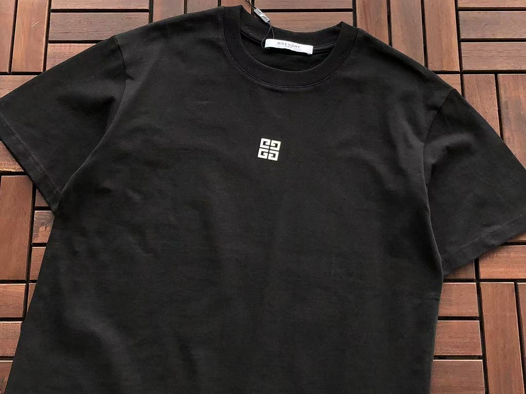 Black White Small Logo Givenchy T-Shirt