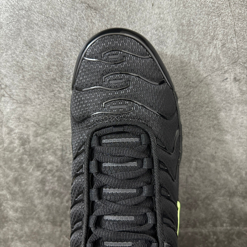 Nike Air Max Plus TN - Black/Volt