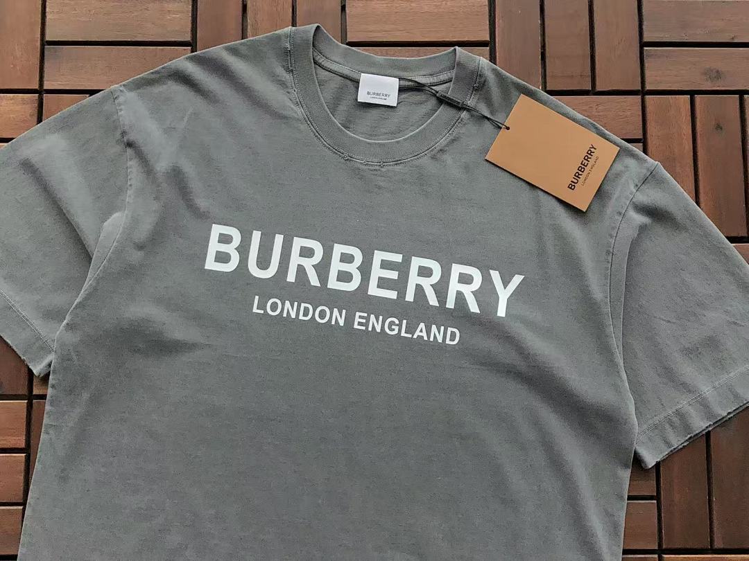 Burberry T-Shirt