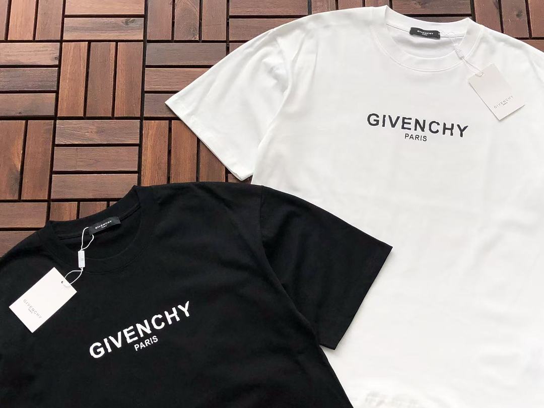 Small Center Logo Givenchy T-Shirt