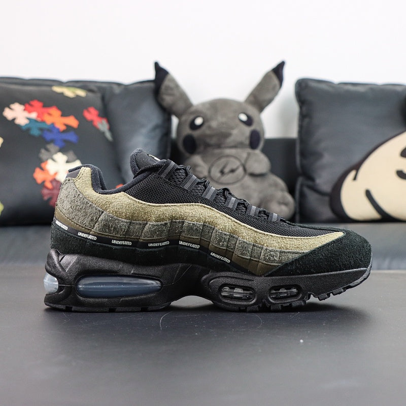 Undefeated x Nike Air Max 95 - Black/Militia Green
