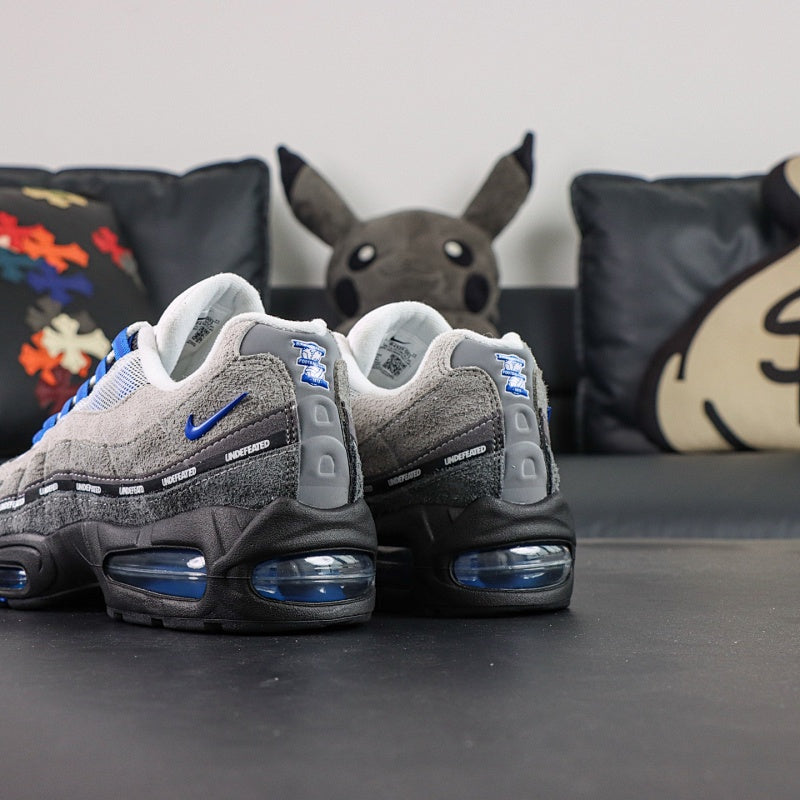 Nike Air Max 95 x Undefeated - Crystal Blue