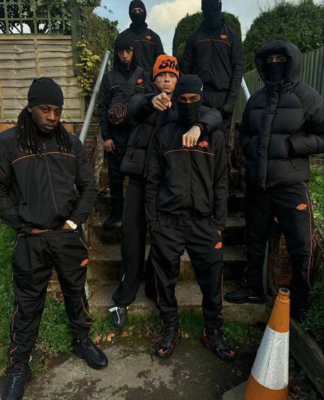 Syna-World Tracksuit - Black