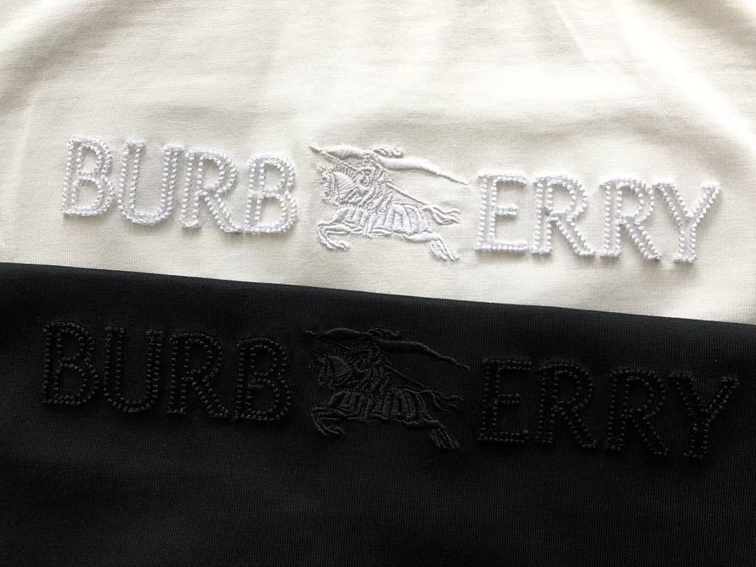 Burberry T-SHIRT