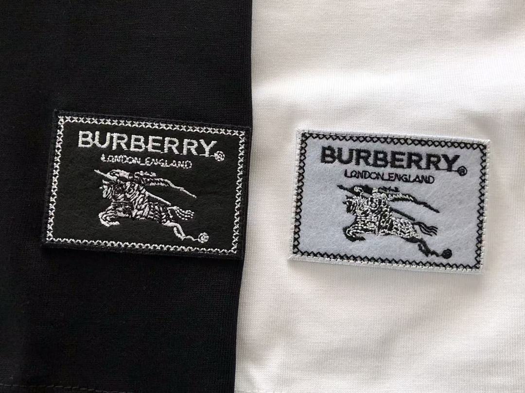 Burberry T-SHIRT