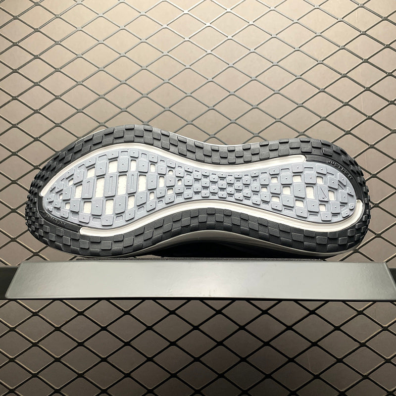 Nike ZoomX Morpho - Grey/White