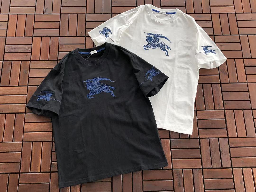 Burberry T-SHIRT