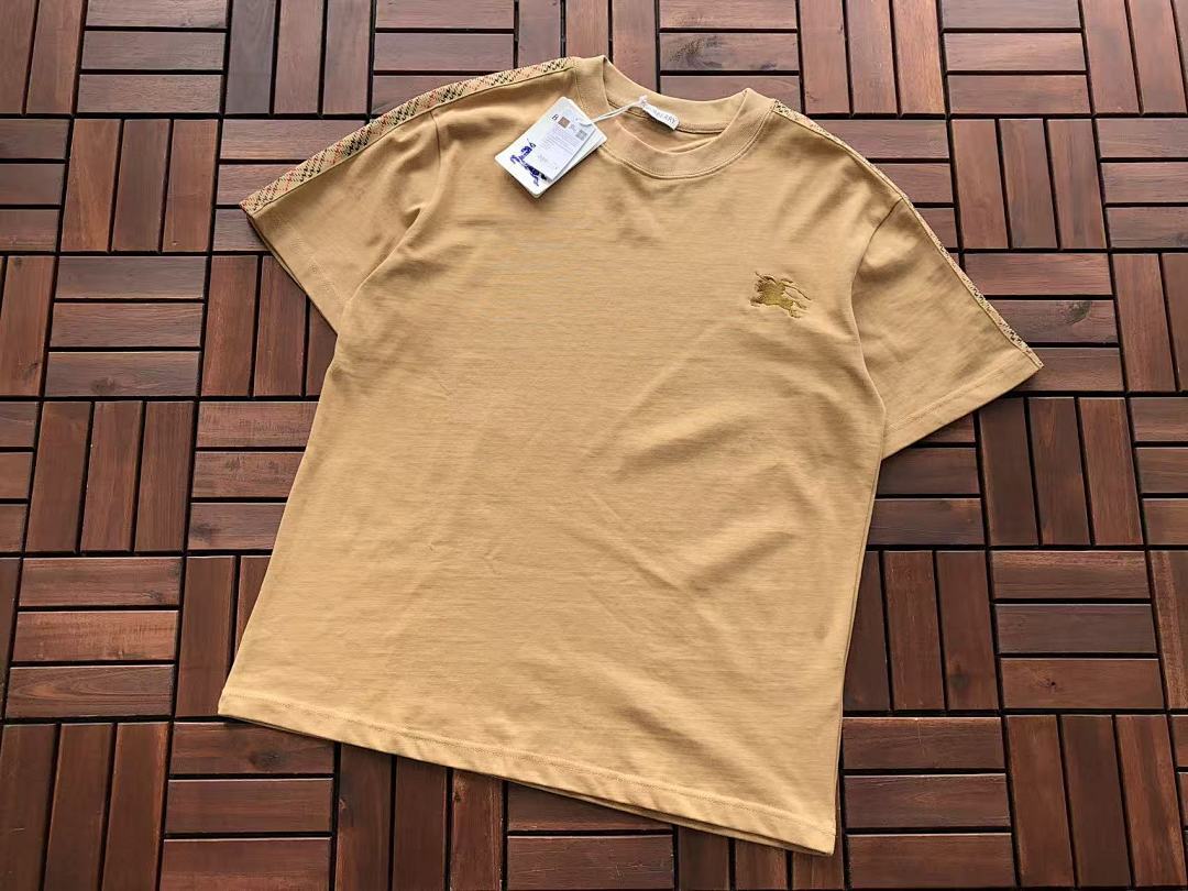 Burberry T-SHIRT