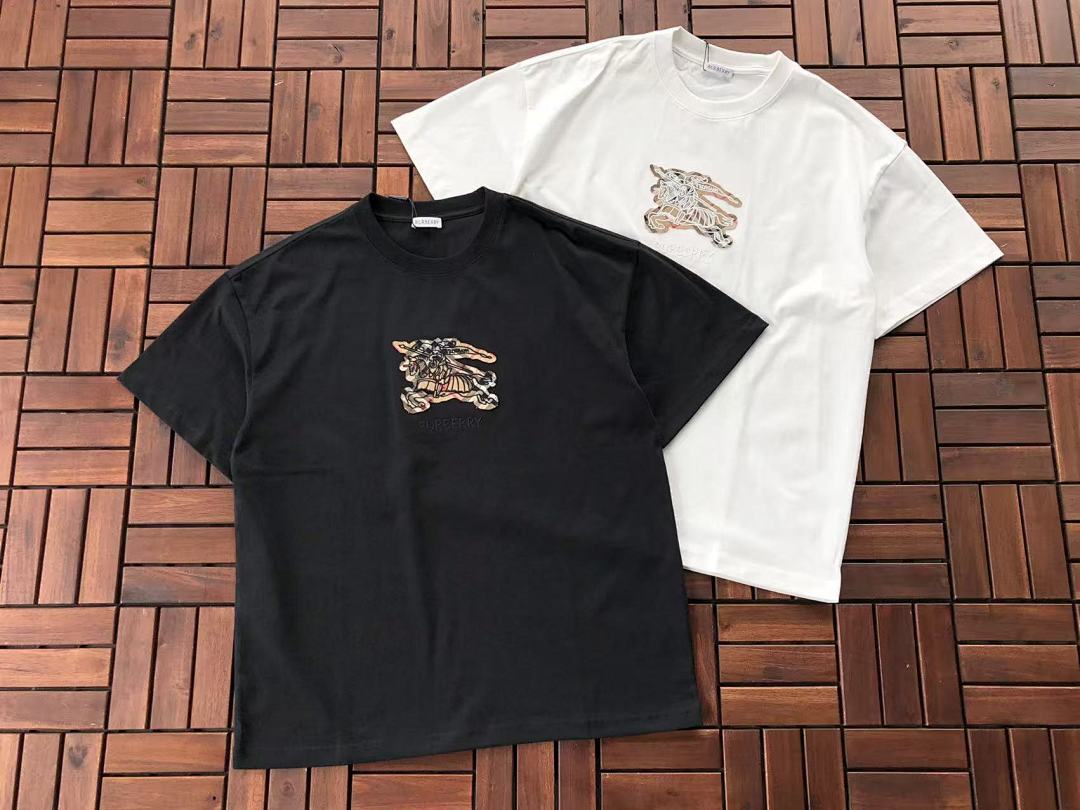 Burberry T-SHIRT