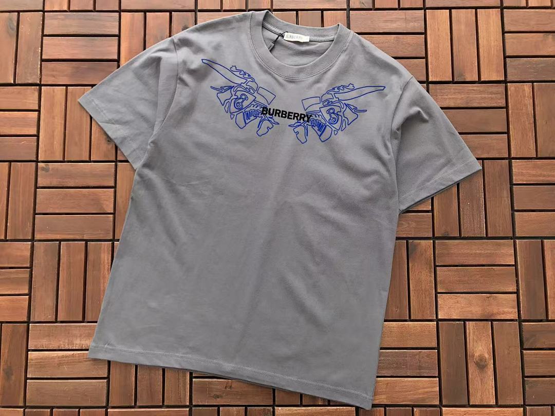 Burberry T-SHIRT