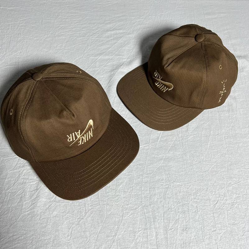 Nike Air Snapback Caps - Brown/Gold
