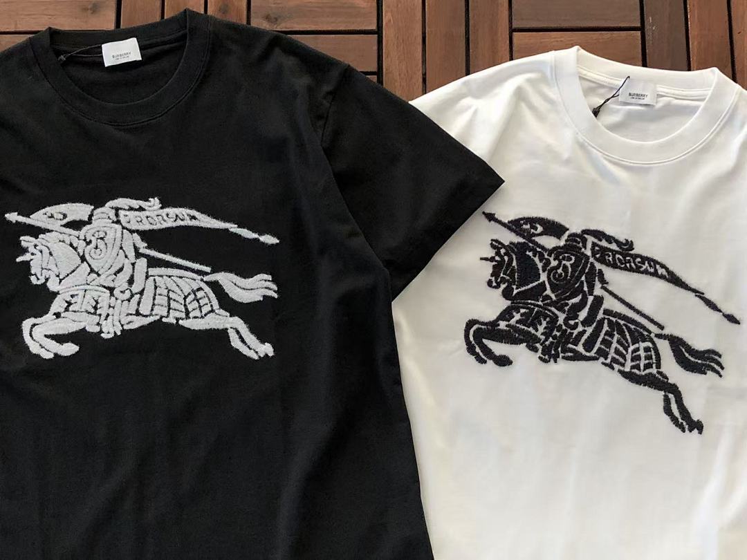 Burberry T-SHIRT