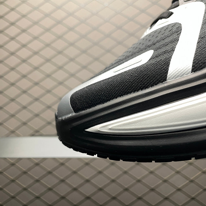 Nike ZoomX Streakfly - Black/Silver/Red