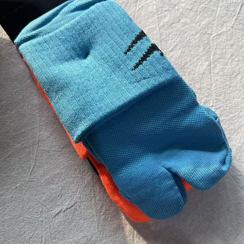Nike Multiplier Tabi Split-Toe Ankle Socks with Dri-FIT Technology