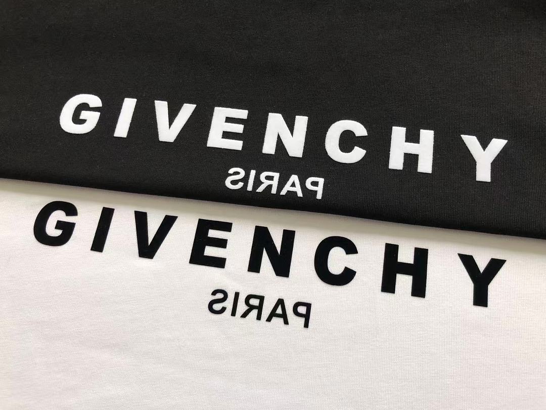 Small Logo Givenchy T-Shirt