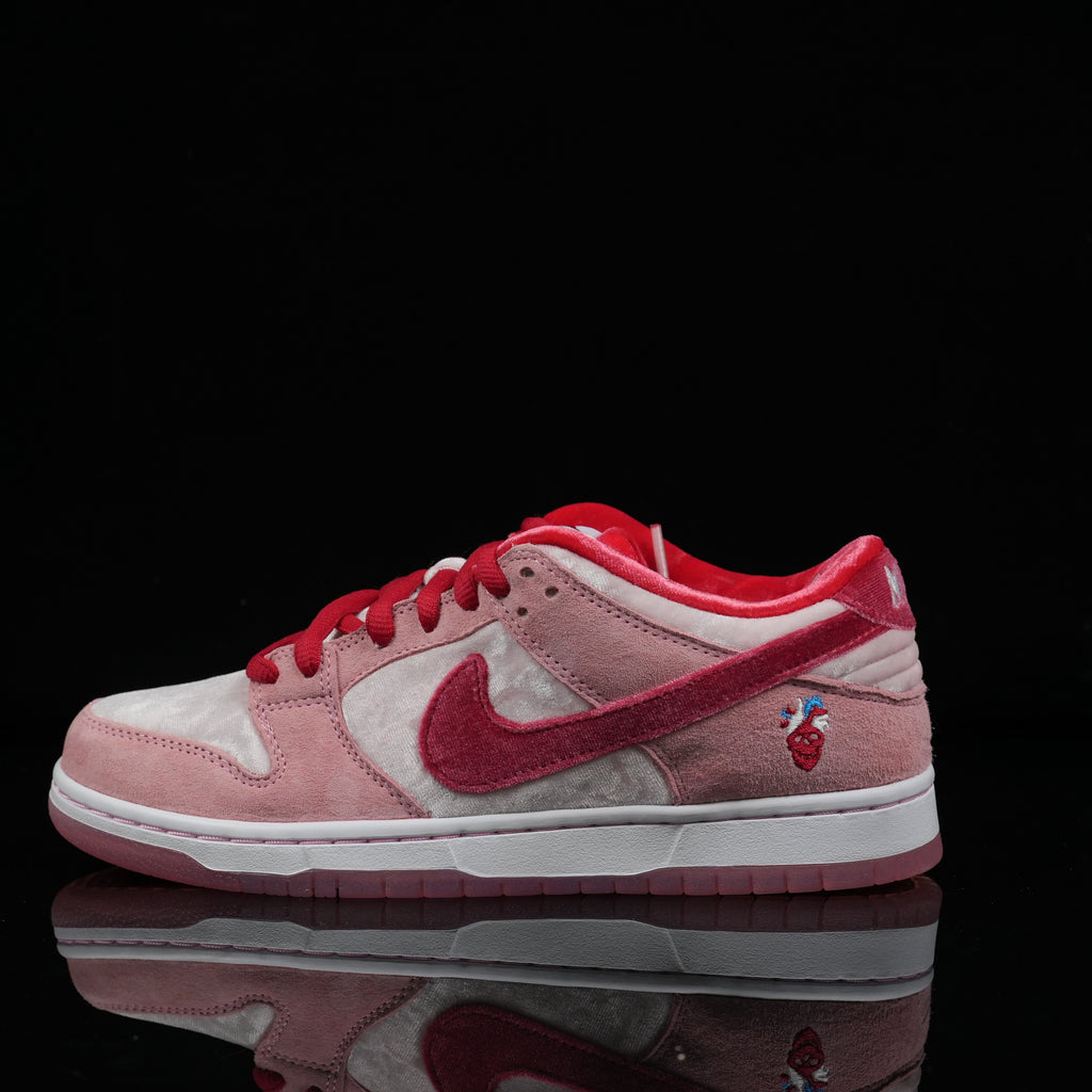 Nike SB Dunk Low Valentines Day