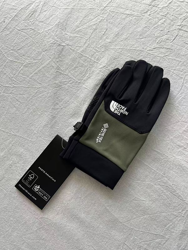 The North Face Gore-Tex Infinium Winter Touchscreen Gloves Multi-Color Set