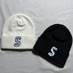 Supreme x New Era Beanies - White/Black