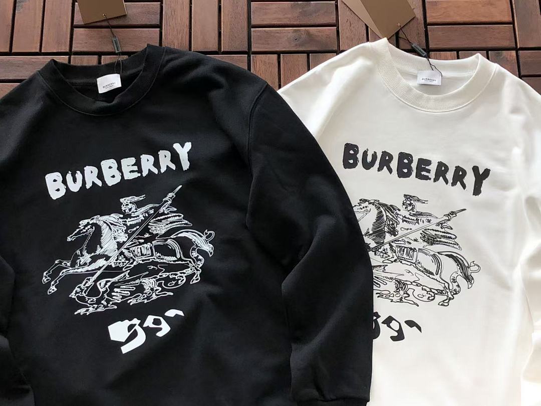 Burberry SWEATER