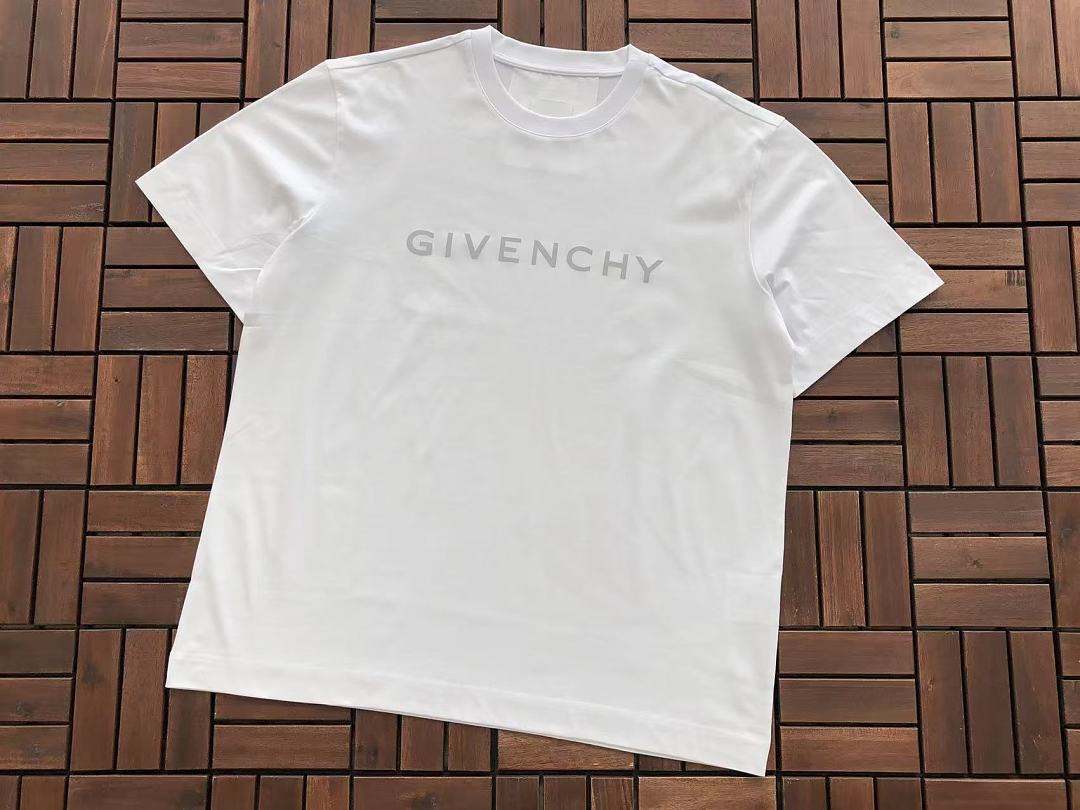 Classic Logo Givenchy T-Shirt