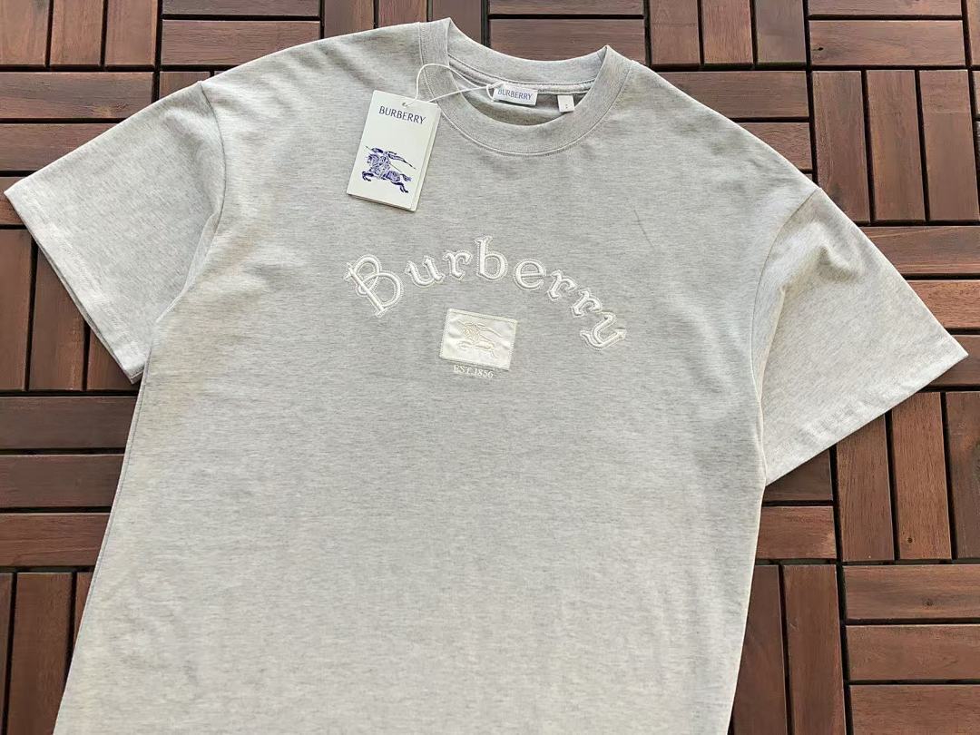 Burberry T-SHIRT