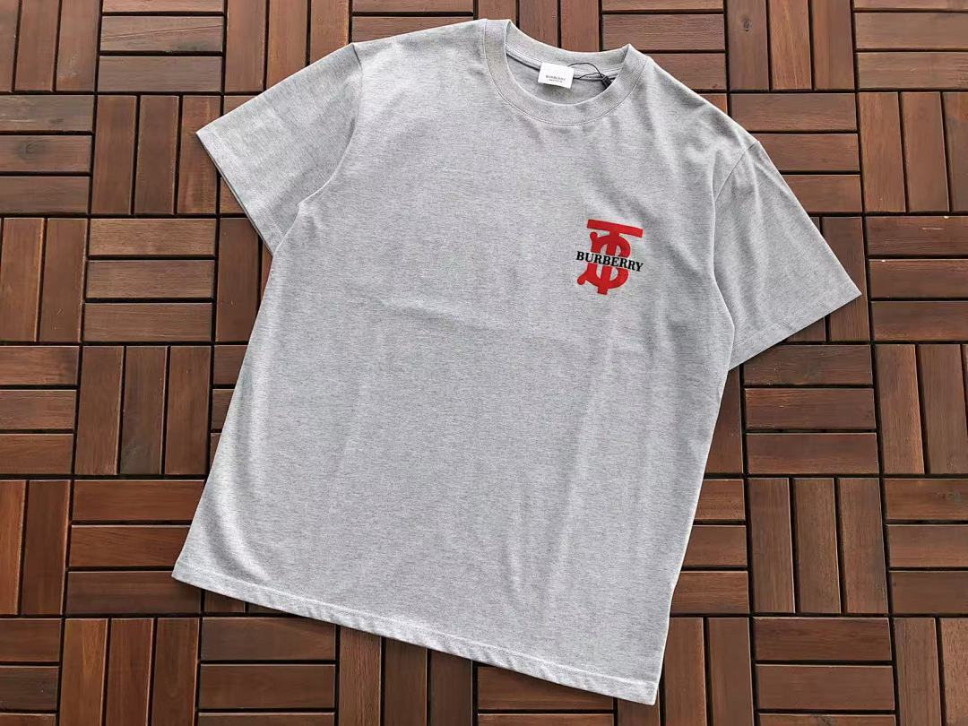 Burberry T-SHIRT