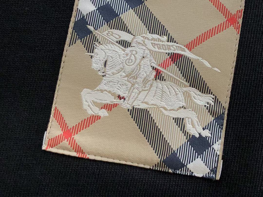 Burberry T-SHIRT