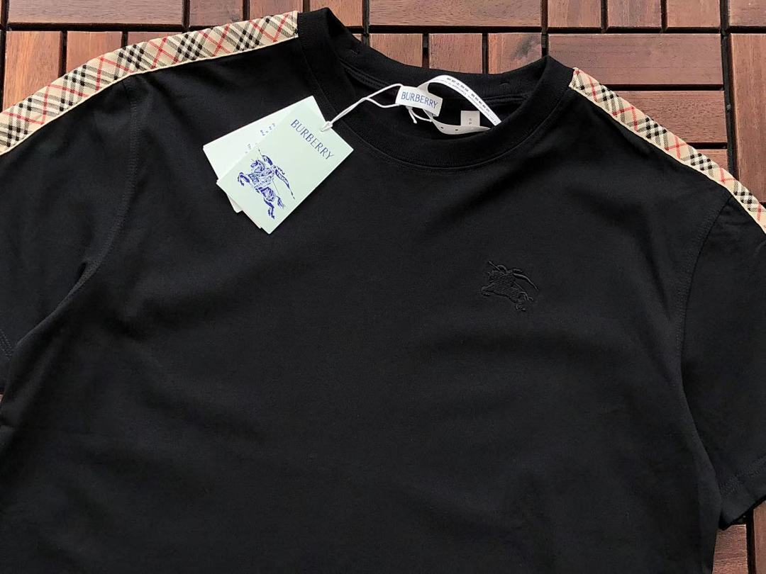 Burberry T-SHIRT