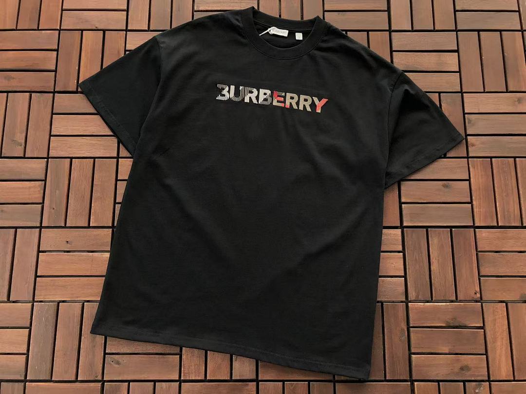 Burberry T-SHIRT