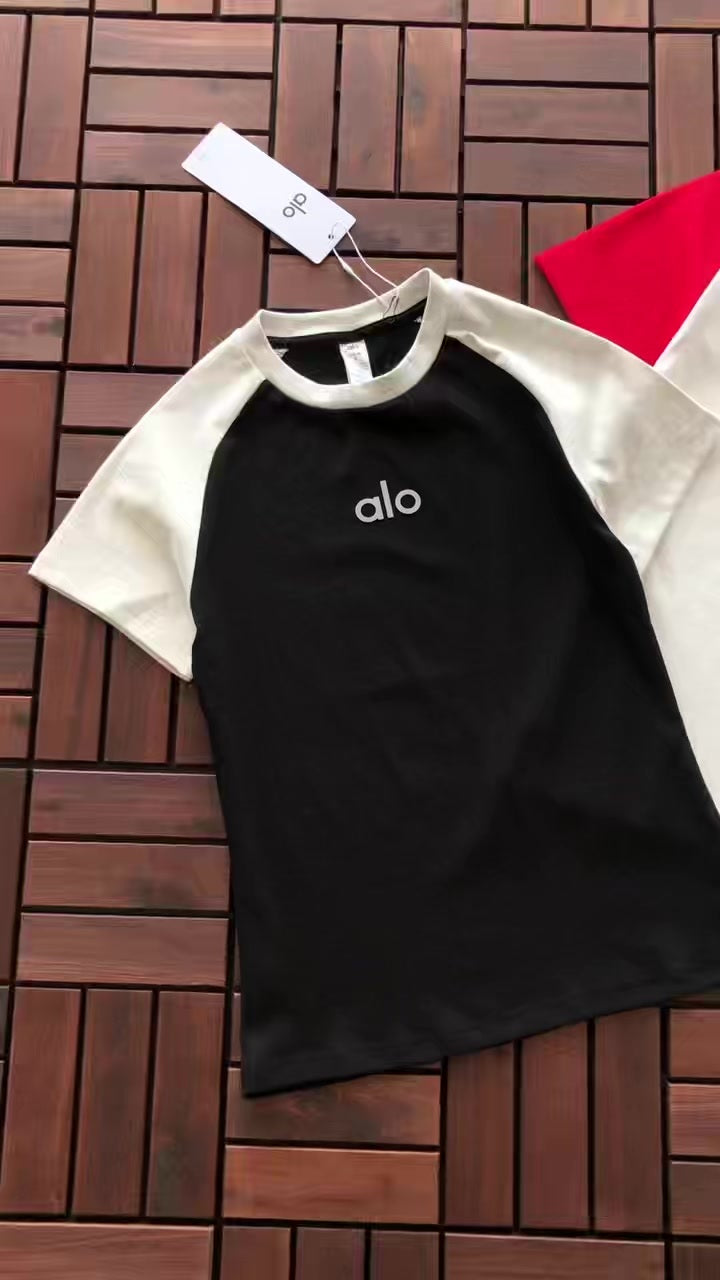 Alo Yoga Women's T-Shirt