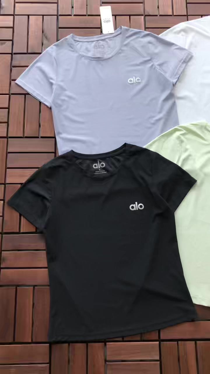 Alo Yoga Women's T-Shirt