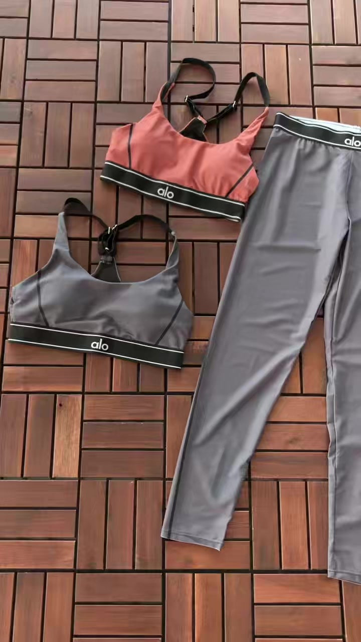 Alo Yoga Women's Yoga Set